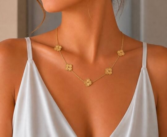 Gold Şans Yonca Model Kolye